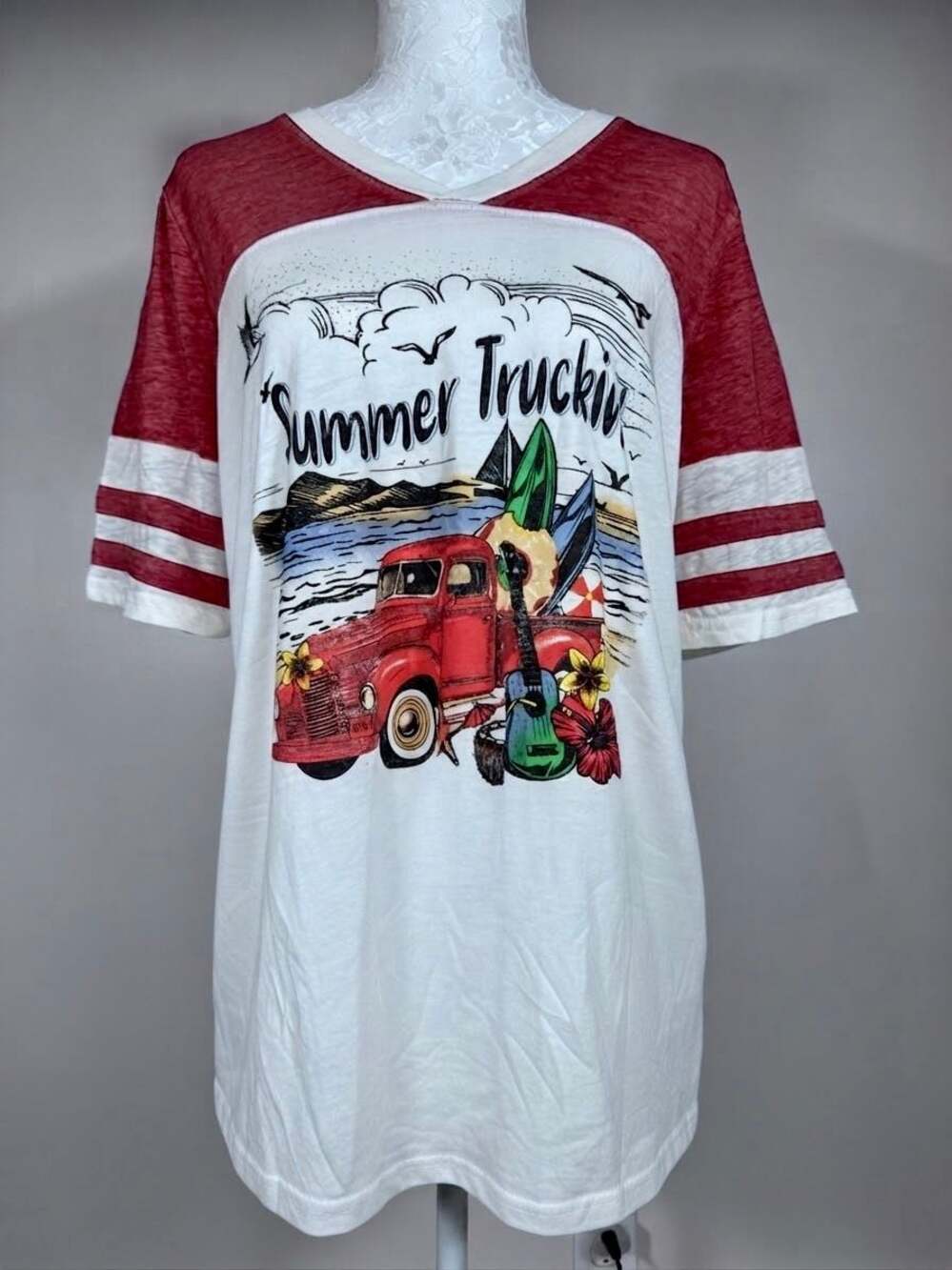 Retro Christmas Raglan: Red Truck & Barn Farm Design - ,